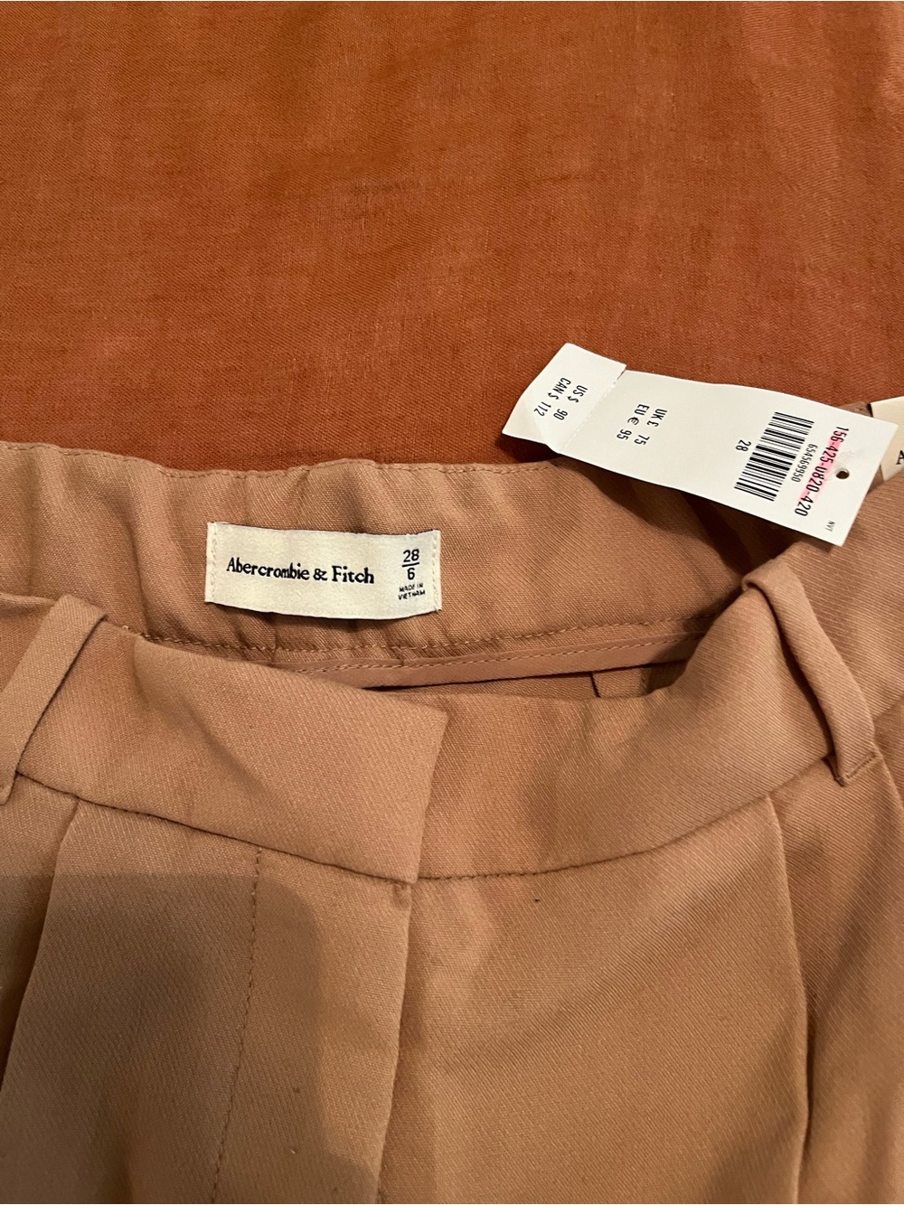 Abercrombie & Fitch Tan Wide-Leg Pleated Chinos - Picture 3 of 3